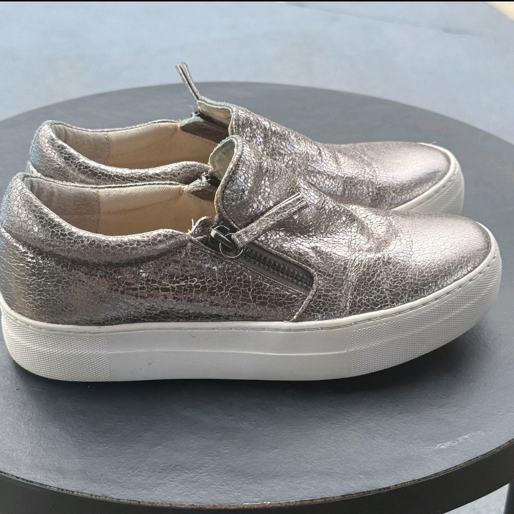 Steve Madden Glasmmar Tassel Sneakers Pewter Metal 7M